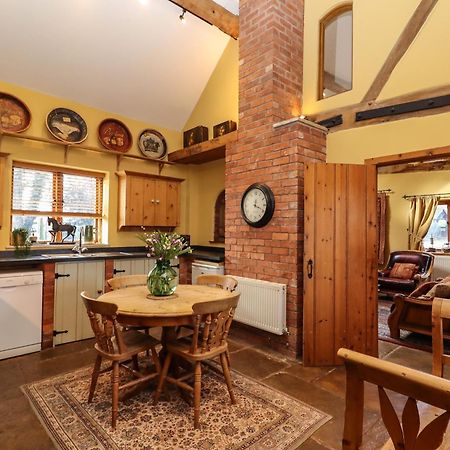 The Granary Villa Shrewsbury Exteriör bild